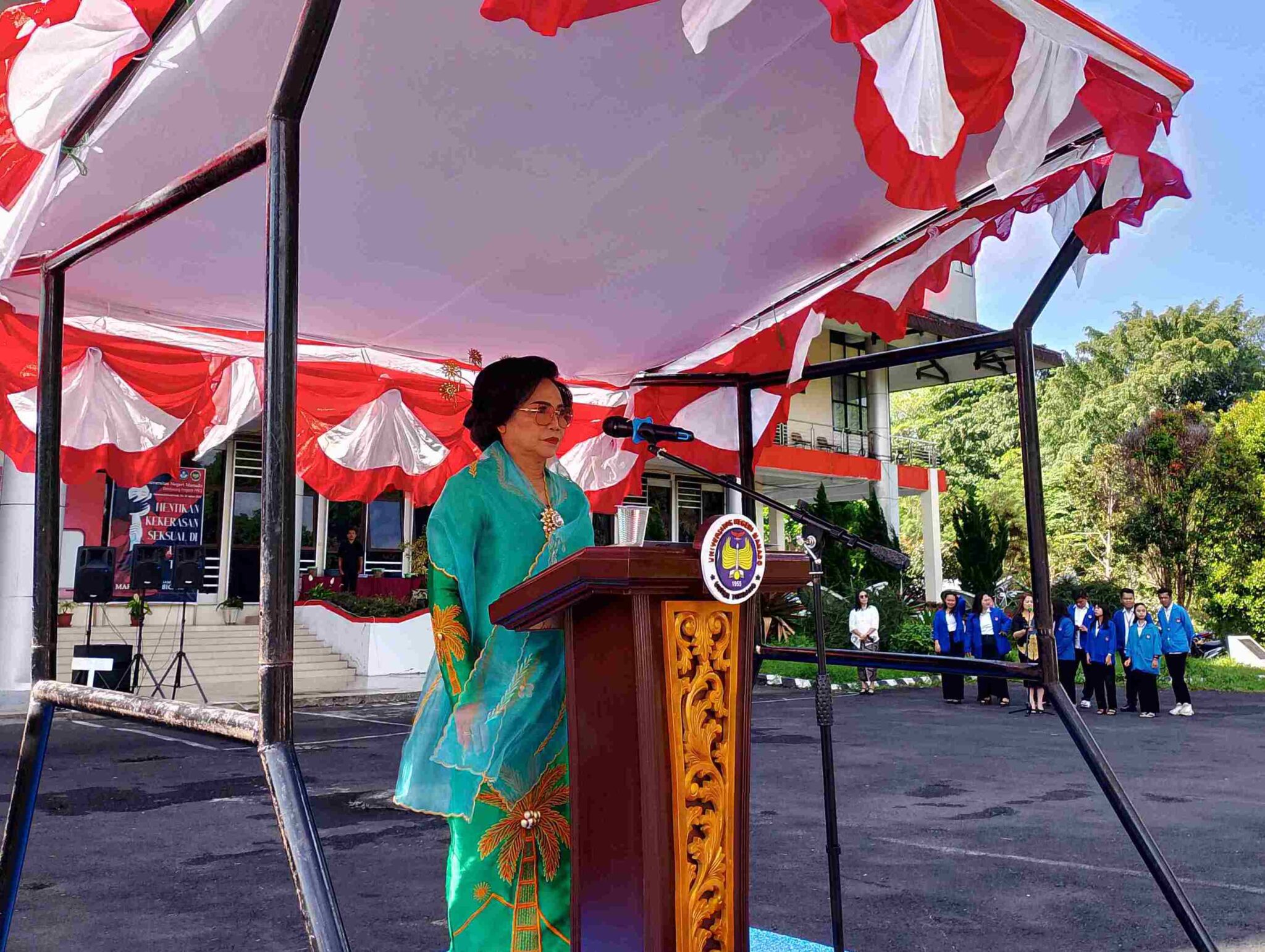 Unima Laksanakan Upacara Bendera Peringati Hari Sumpah Pemuda, Rektor Deitje Sampaikan Pesan Menteri Pemuda dan Olahraga