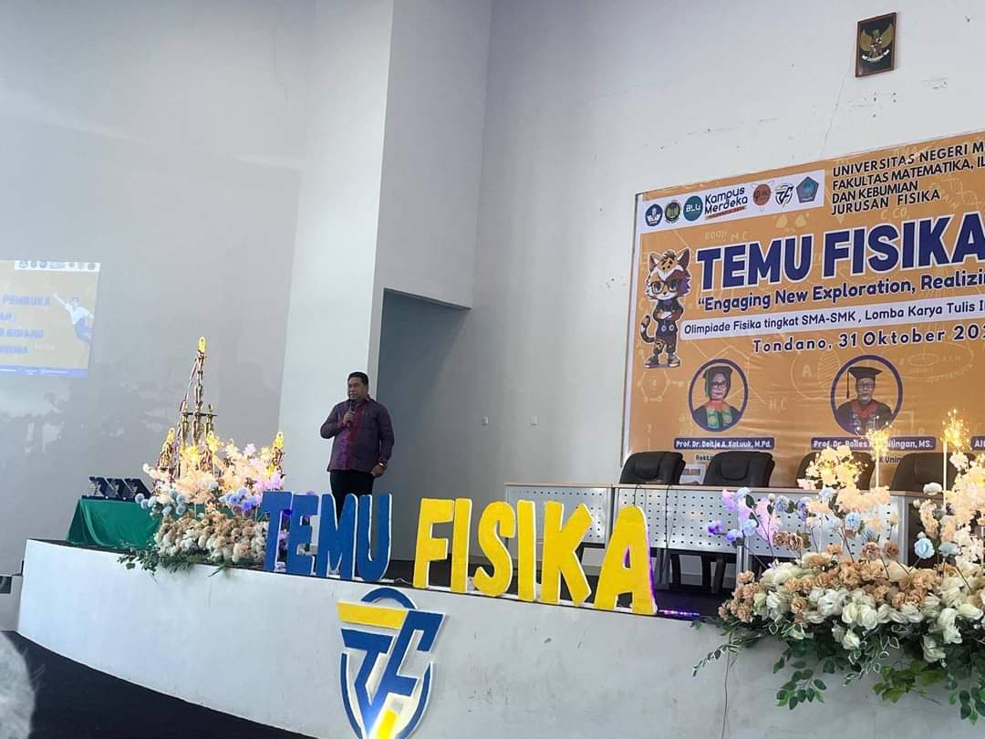 Tingkatkan Kemampuan Peserta Didik di Bidang Fisika, Plt WR I Unima Prof Gideon Maru Buka Event Tahunan Temu Fisika 2024