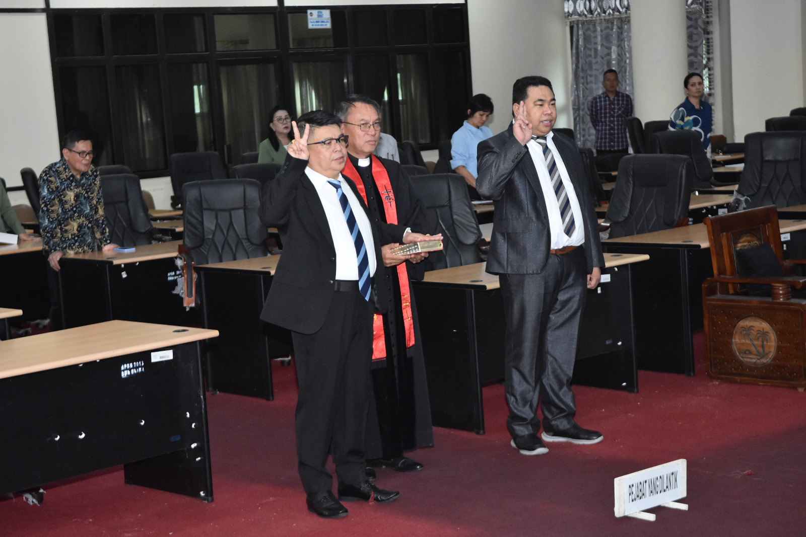 Rektor Unima Joseph Kambey Resmi Lantik Dua Wakil Rektor