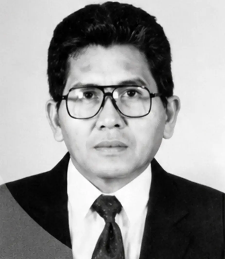 Prof. Dr. Max Wullur, S.Pd, M.Sc